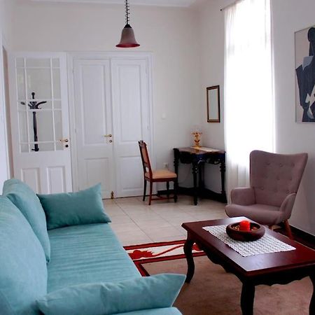 Calliope'S Neoclassical Home In The Heart Of Plaka 아테네 외부 사진